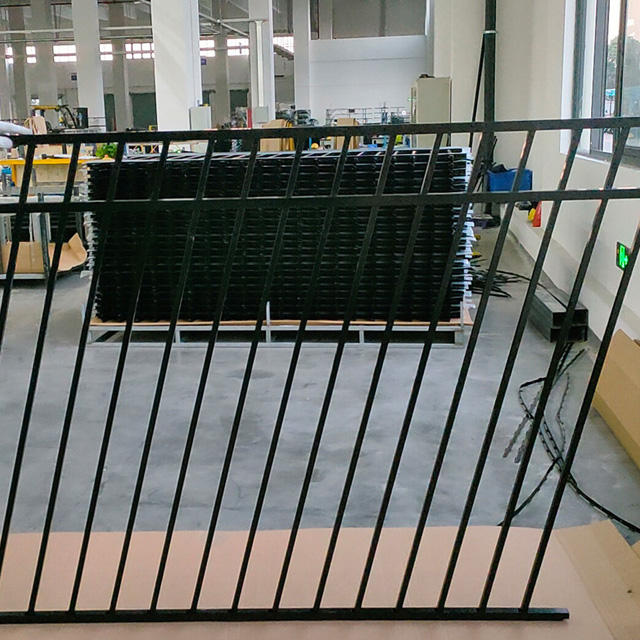 Rackable steel fence (4)